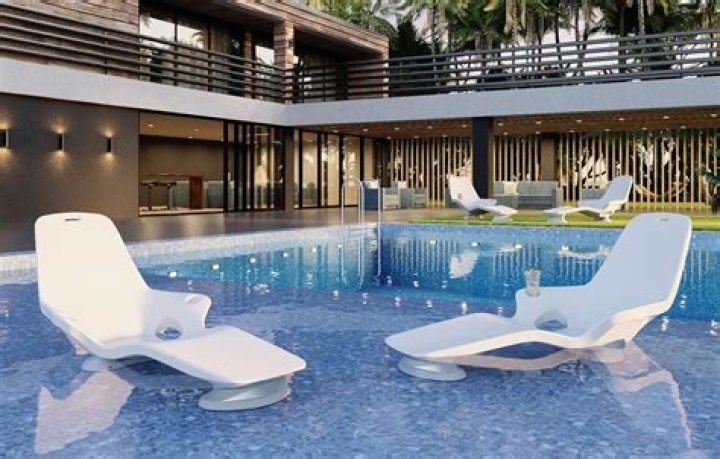 Top-Notch Poolside Desk For Luxurious Outdoor Work And Relaxation